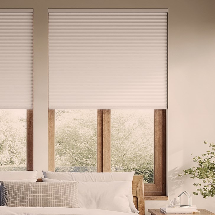 Color: Congo BO White; Lift: Motorized