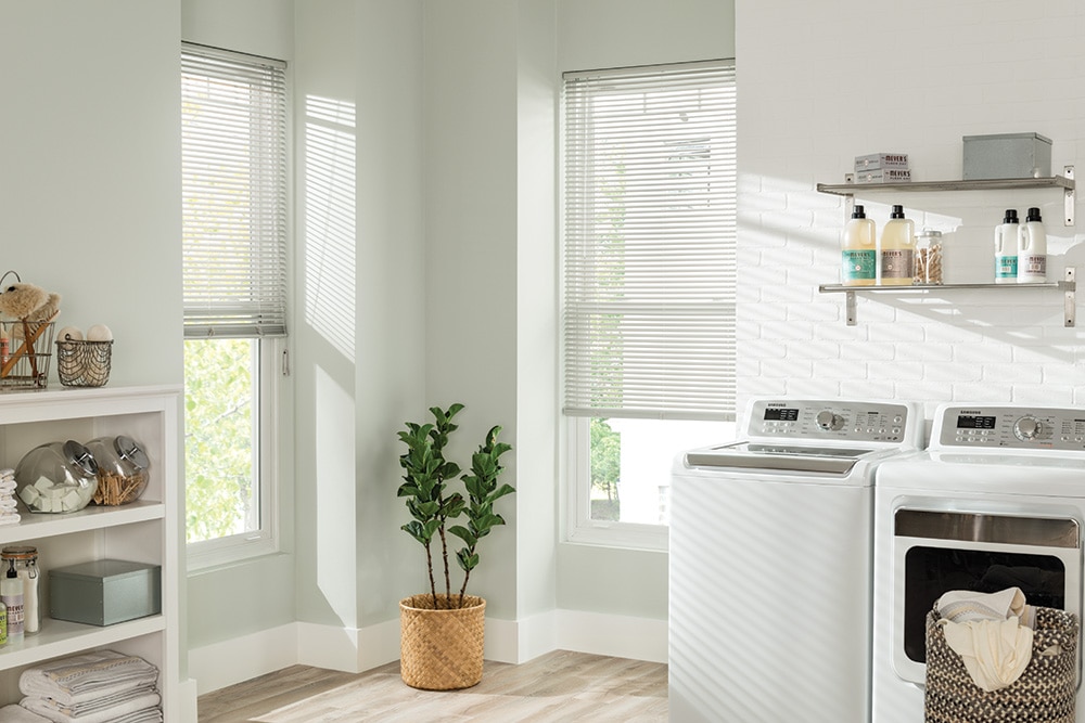 Vinyl deals window blinds