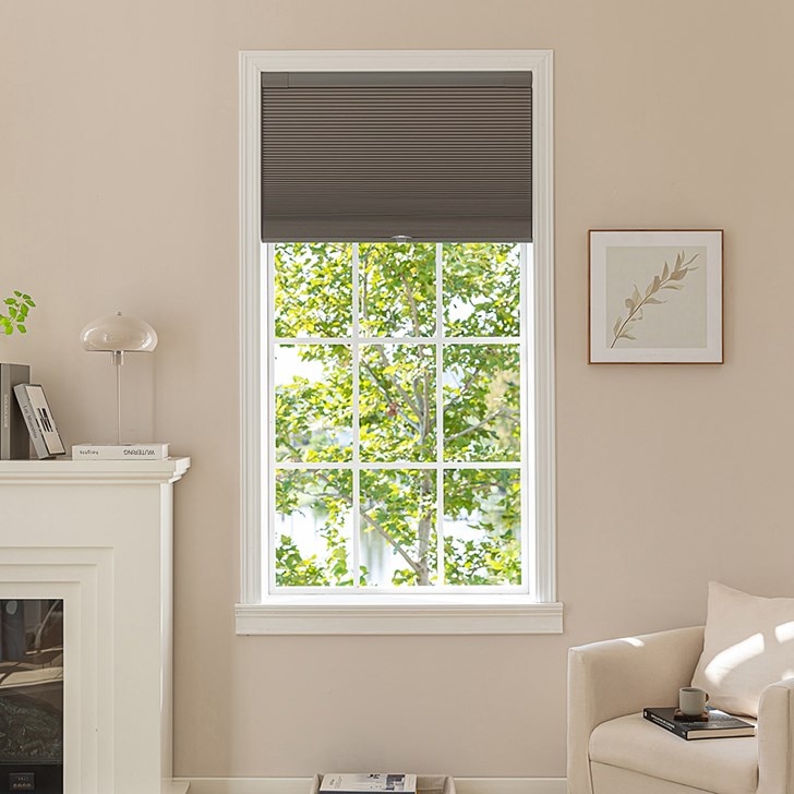 Color: Pebble H25823D; Lift: Cordless