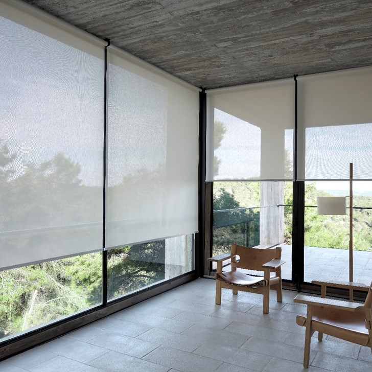 Shown in Verona 5% White