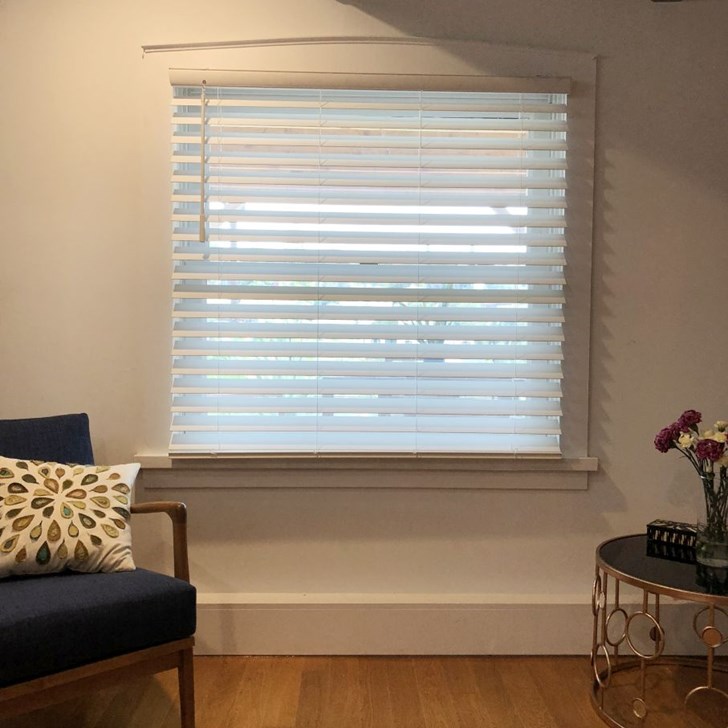 Shown in color Pearl 6019